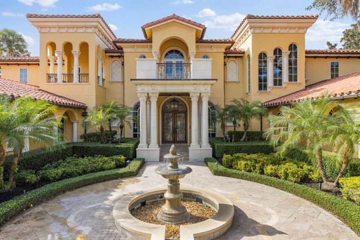 Image No.10-6 Bed Property for sale