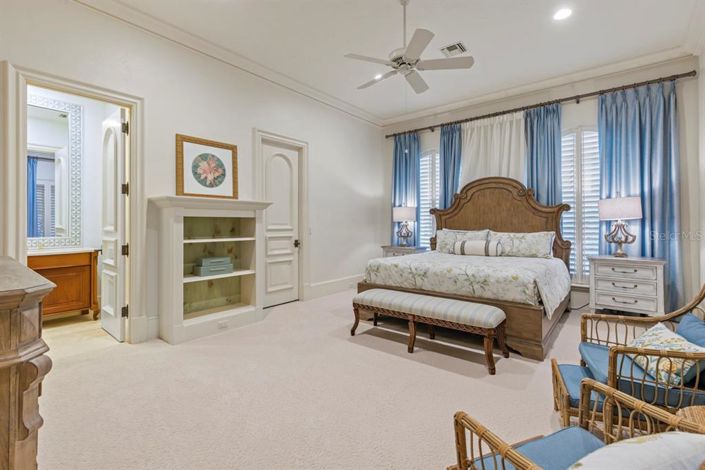 Image No.23-6 Bed Property for sale