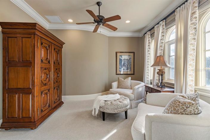 Image No.33-6 Bed Property for sale