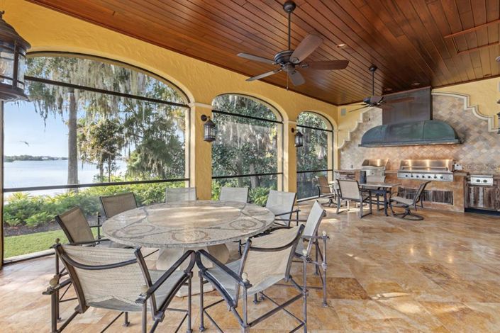 Image No.50-6 Bed Property for sale