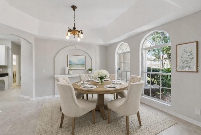 Image No.28-5 Bed Property for sale