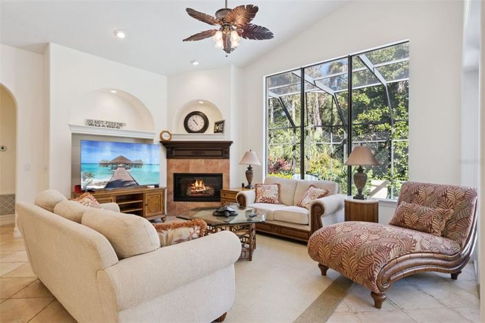 Image No.11-5 Bed Property for sale