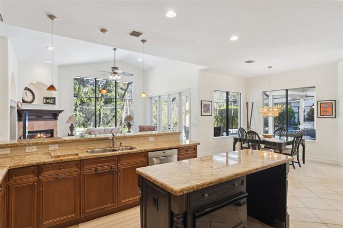 Image No.16-5 Bed Property for sale