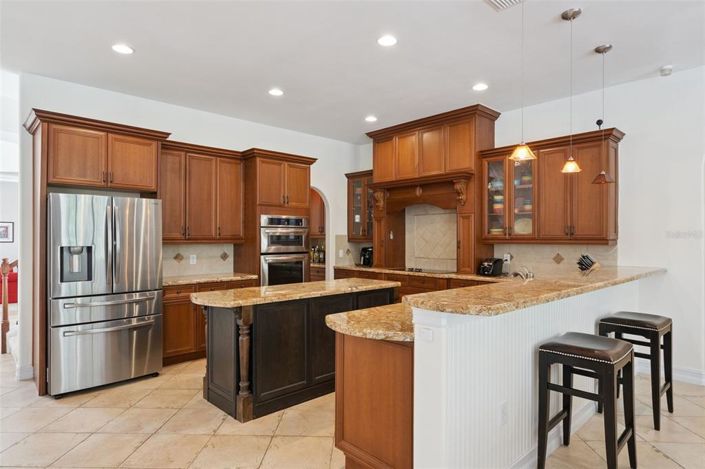 Image No.18-5 Bed Property for sale