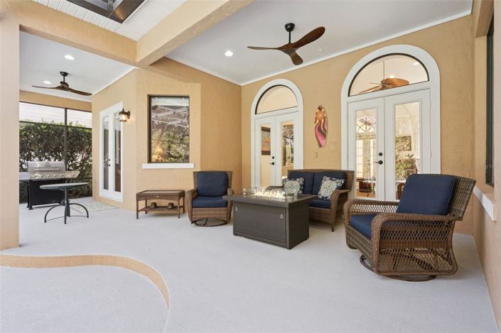 Image No.42-5 Bed Property for sale