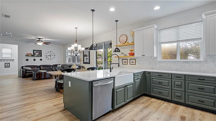 Image No.6-5 Bed Property for sale