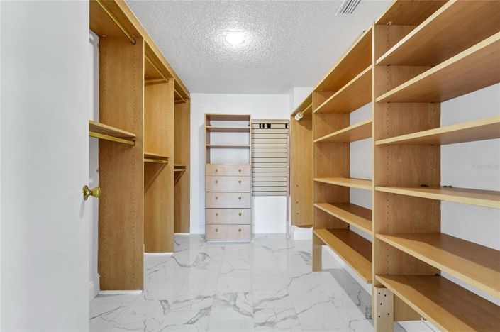 Image No.18-2 Bed Property for sale