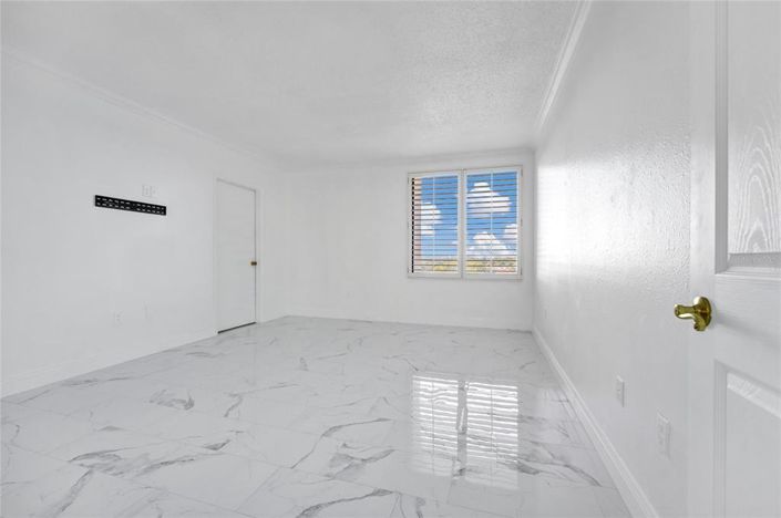 Image No.21-2 Bed Property for sale