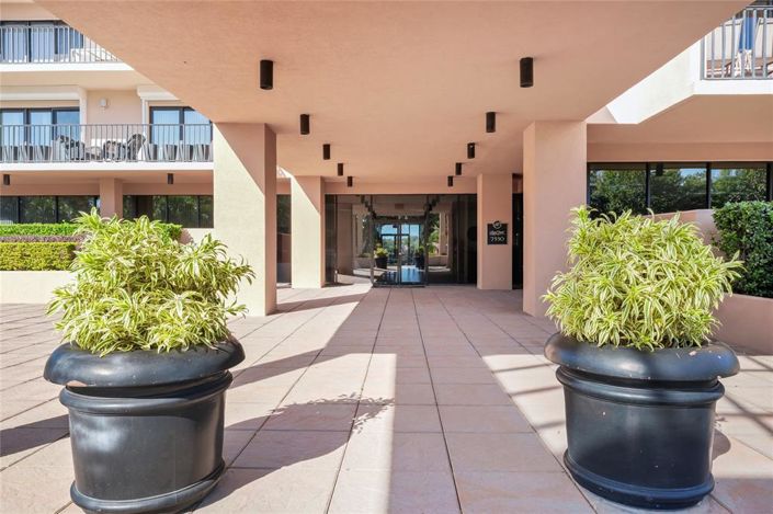 Image No.28-2 Bed Property for sale