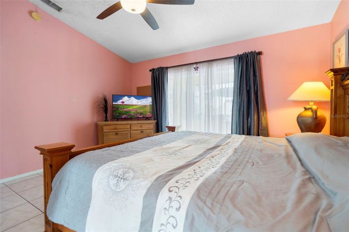 Image No.19-3 Bed Property for sale