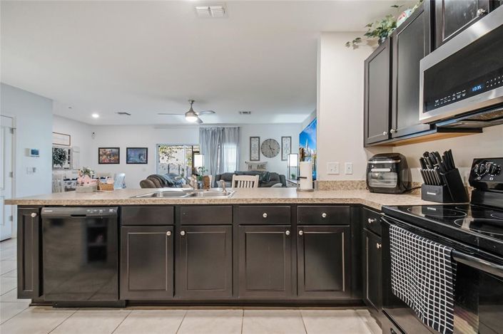 Image No.34-3 Bed Townhouse for sale