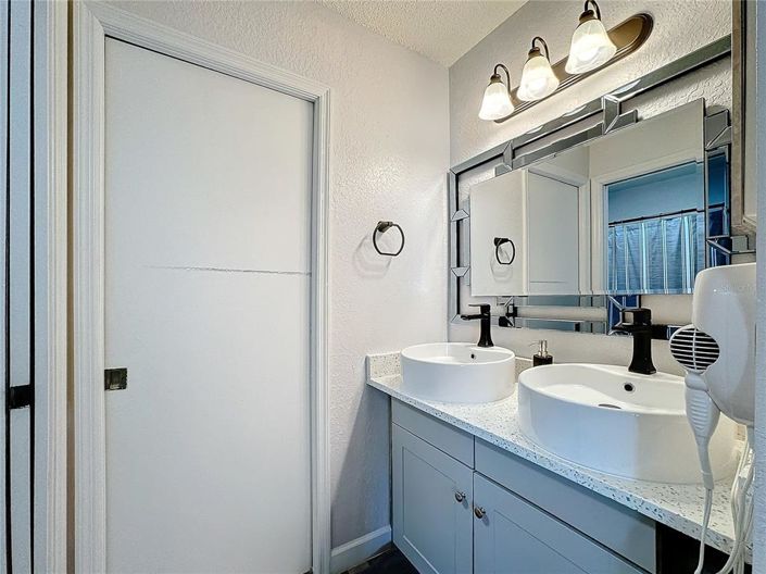 Image No.31-3 Bed Townhouse for sale