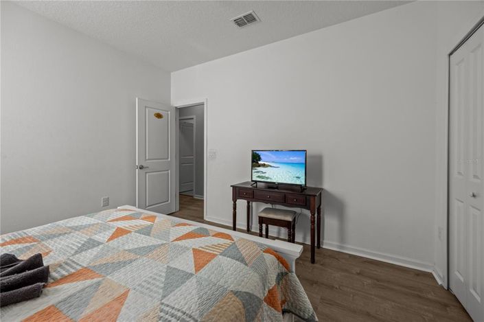 Image No.50-14 Bed Property for sale