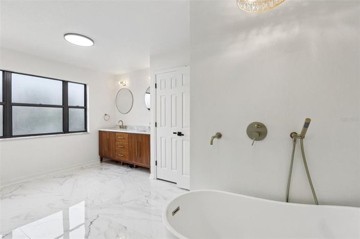 Image No.32-Propriété de 5 chambres à vendre à St. Petersburg