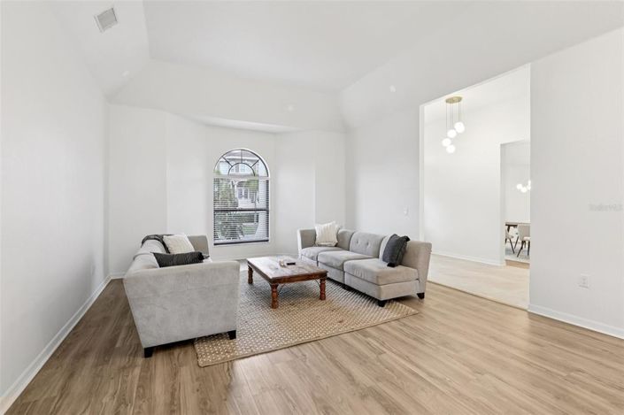 Image No.8-Propriété de 5 chambres à vendre à St. Petersburg