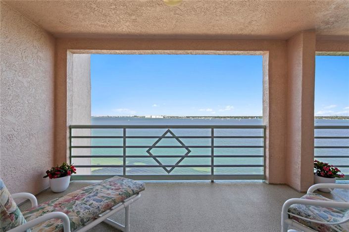 Image No.13-2 Bed Property for sale