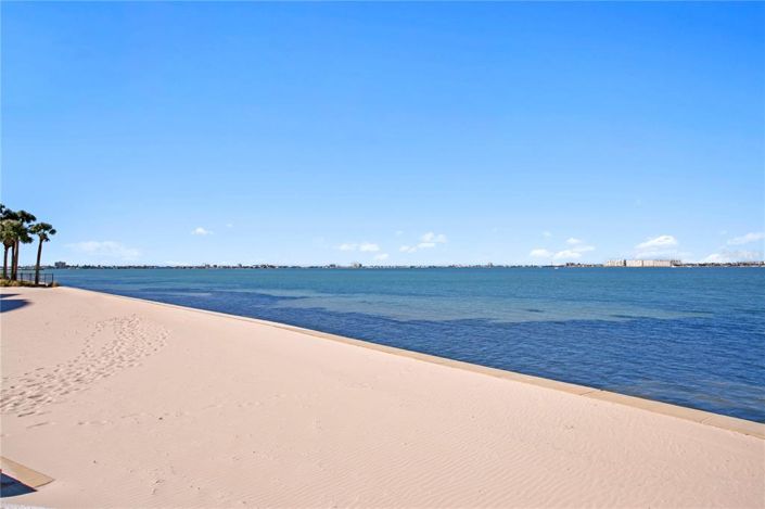 Image No.51-2 Bed Property for sale