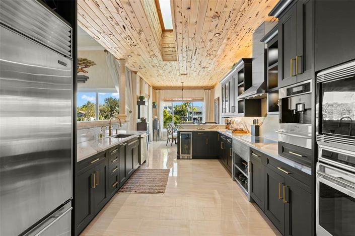 Image No.11-3 Bed Property for sale