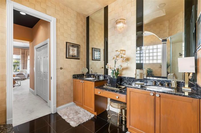 Image No.35-3 Bed Property for sale