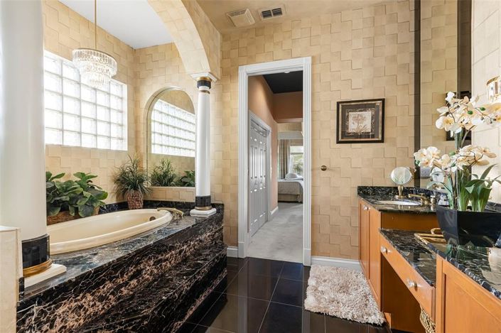 Image No.36-3 Bed Property for sale