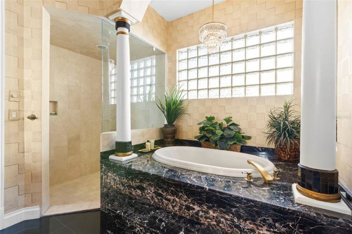 Image No.37-3 Bed Property for sale