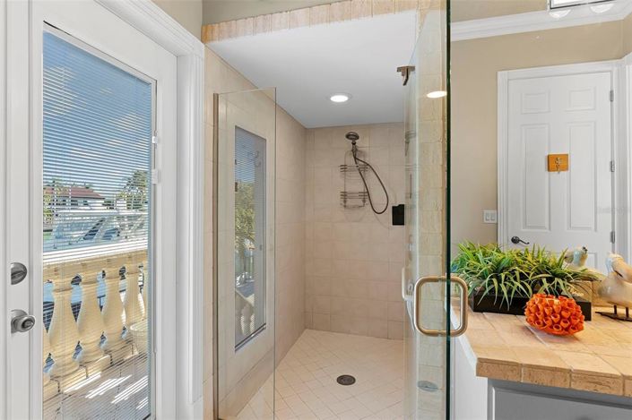 Image No.44-3 Bed Property for sale