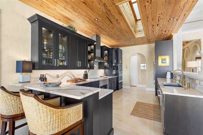 Image No.8-3 Bed Property for sale