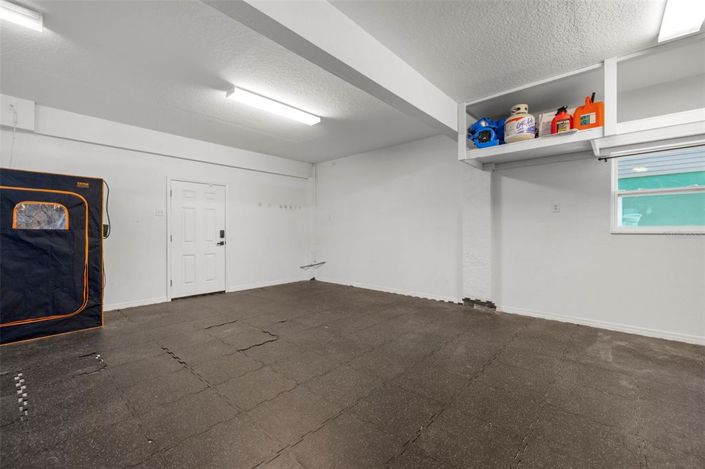 Image No.25-4 Bed Property for sale