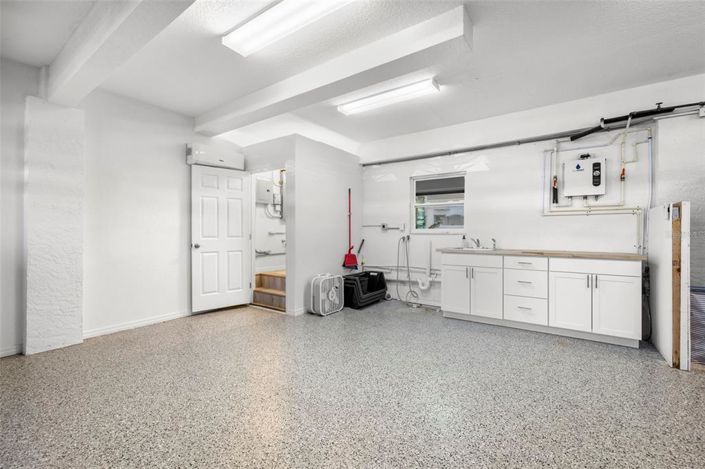 Image No.26-4 Bed Property for sale