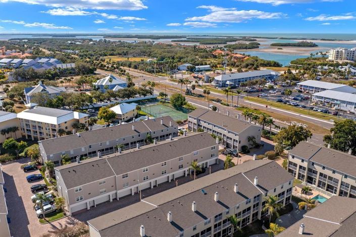 Image No.26-2 Bed Townhouse for sale