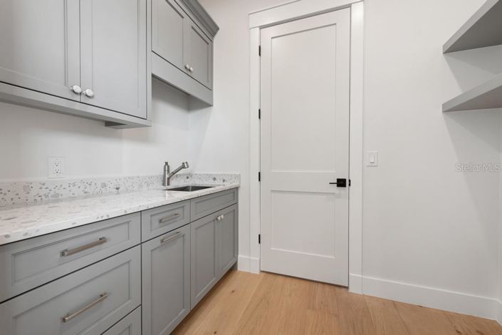 Image No.50-4 Bed Property for sale