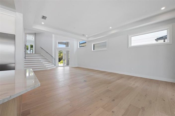 Image No.15-4 Bed Property for sale