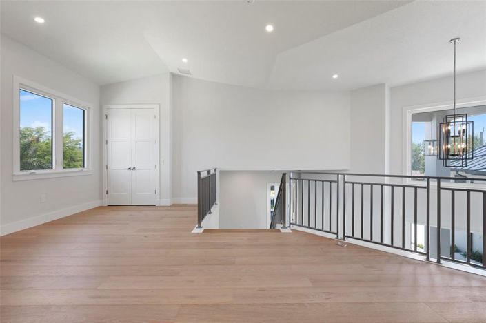 Image No.50-4 Bed Property for sale