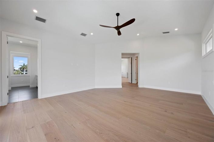 Image No.59-4 Bed Property for sale