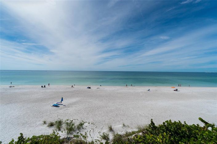 Image No.12-5 Bed Property for sale