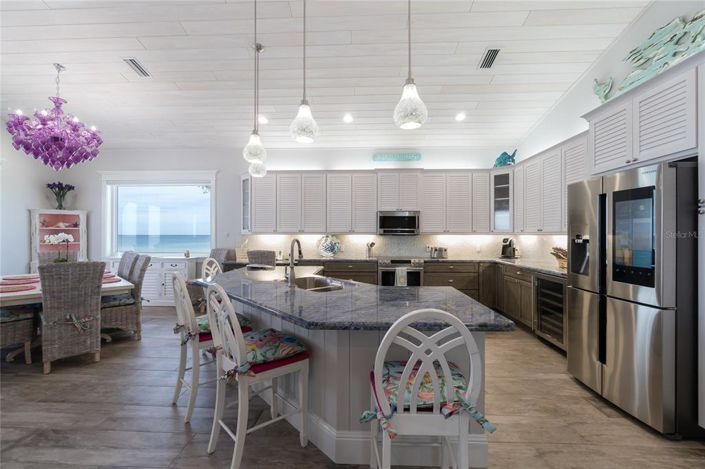 Image No.17-5 Bed Property for sale