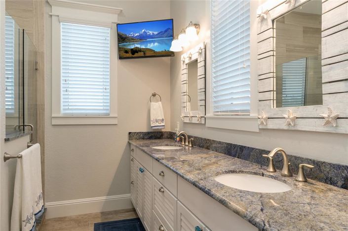 Image No.23-5 Bed Property for sale