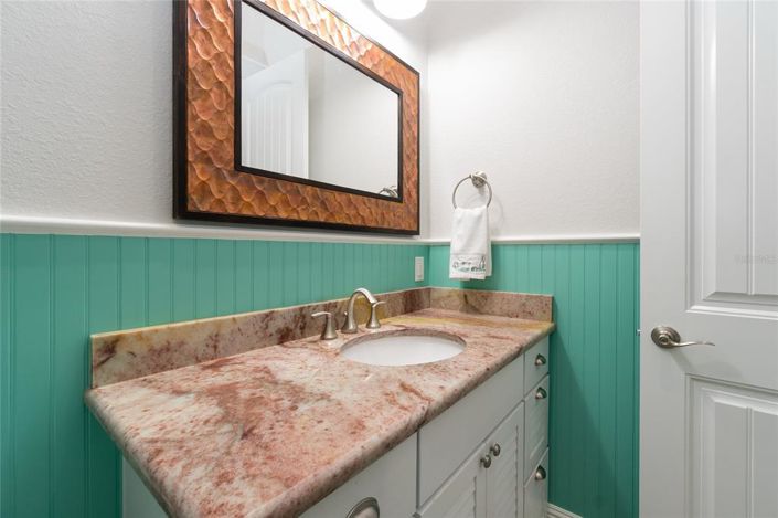 Image No.27-5 Bed Property for sale