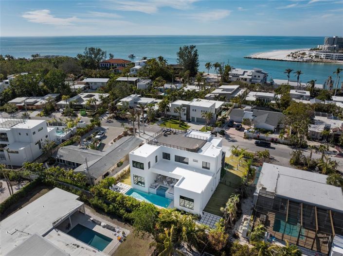 Image No.2-Propriété de 5 chambres à vendre à Sarasota