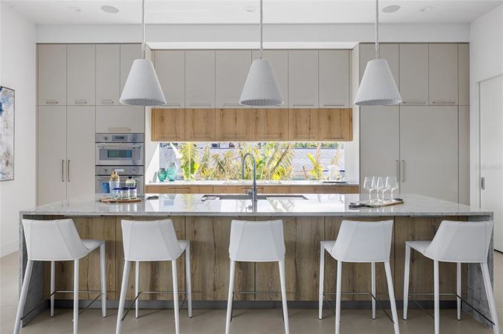 Image No.8-Propriété de 5 chambres à vendre à Sarasota