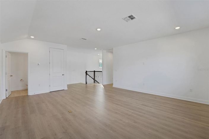 Image No.14-6 Bed Property for sale