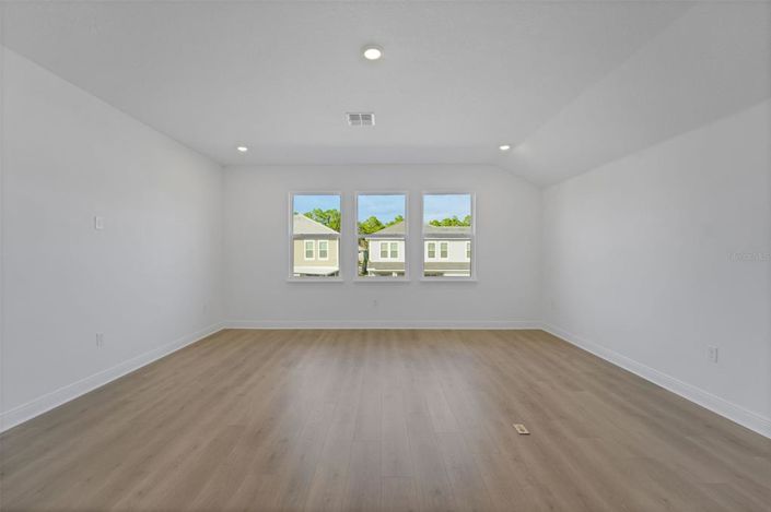 Image No.16-6 Bed Property for sale