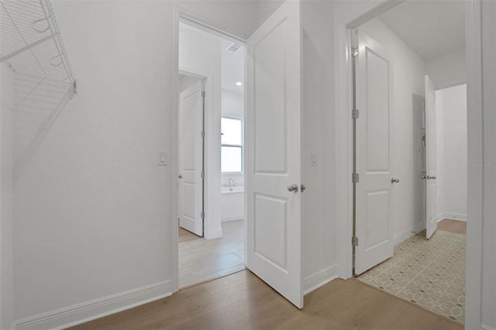 Image No.19-6 Bed Property for sale