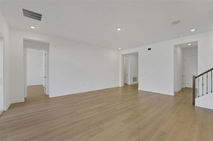 Image No.34-6 Bed Property for sale