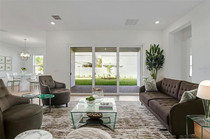 Image No.41-6 Bed Property for sale