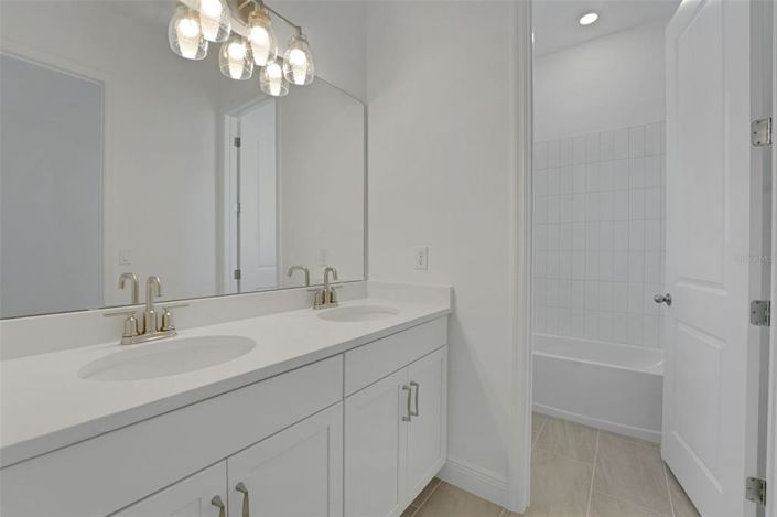 Image No.50-6 Bed Property for sale