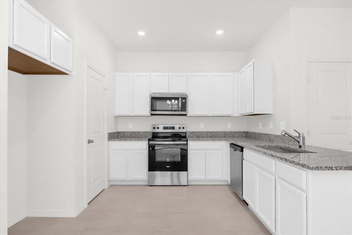 Image No.3-3 Bed Property for sale