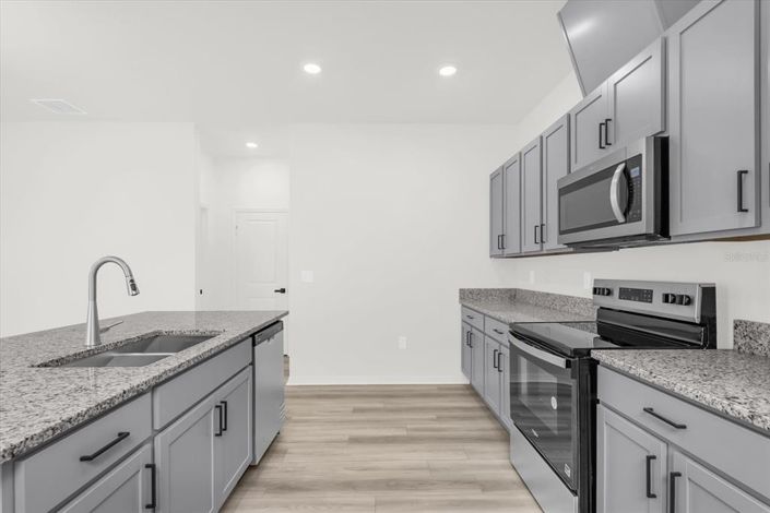 Image No.3-3 Bed Property for sale