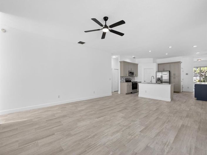 Image No.17-4 Bed Property for sale