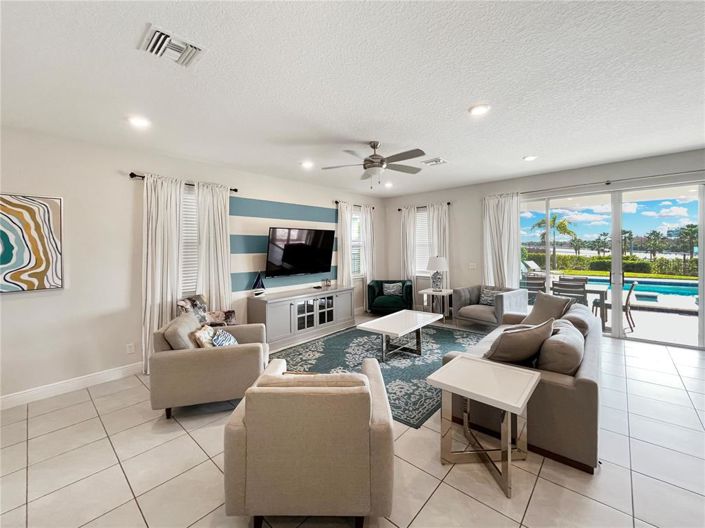 Image No.9-Propriété de 4 chambres à vendre à Kissimmee